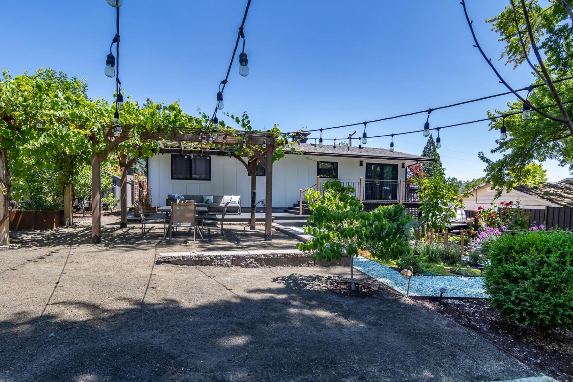 Hotel Chic Rv Retreat, Stunning Yard In Roseburg Exterior foto